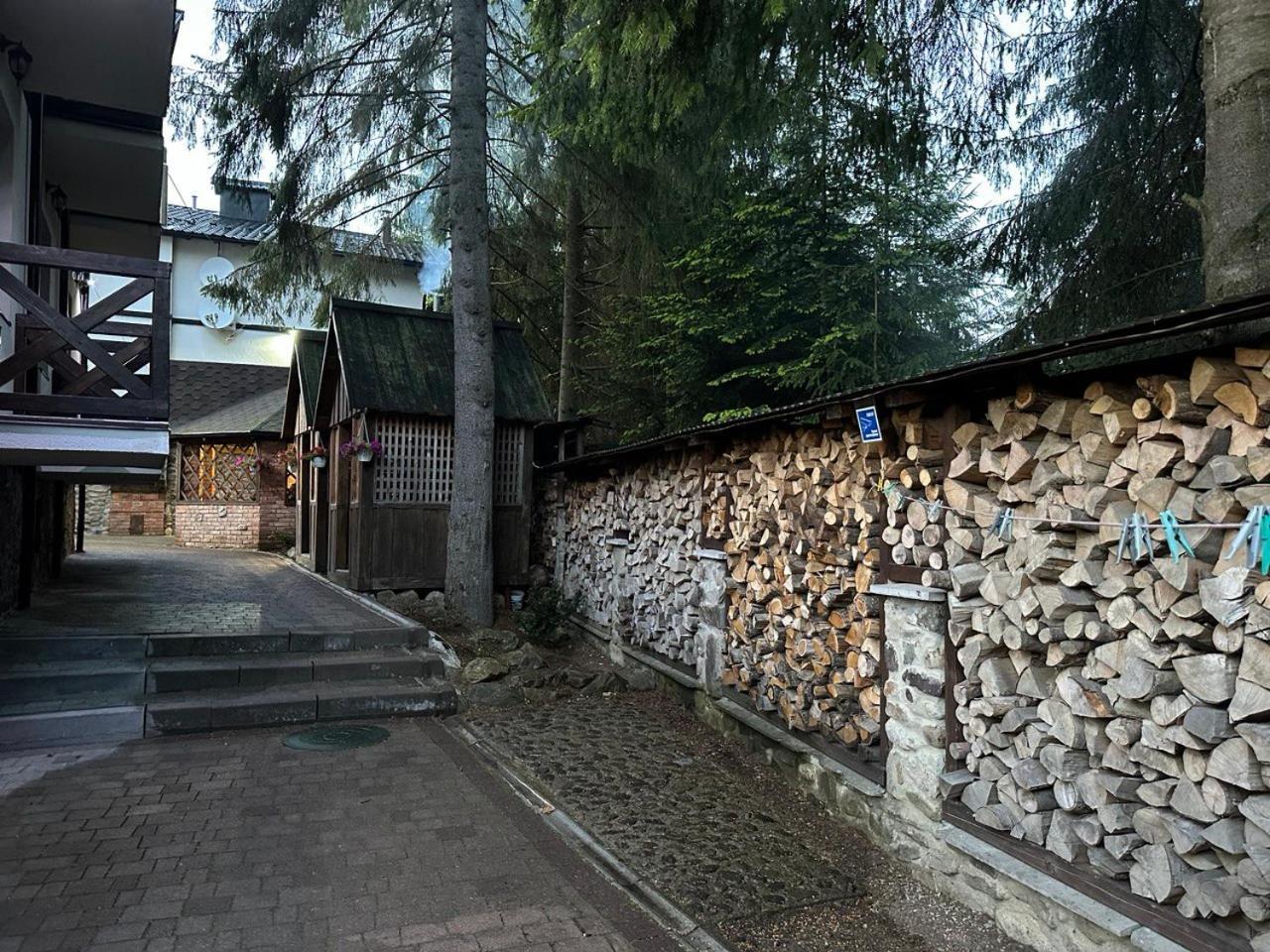 Alpiyskiy Яблоница Экстерьер фото